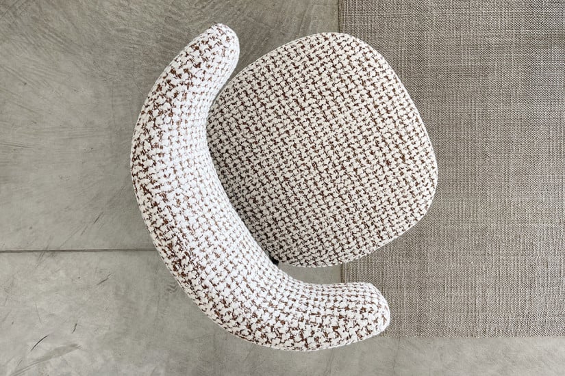 Chaise Caratos en tissu blanc noisette - 4