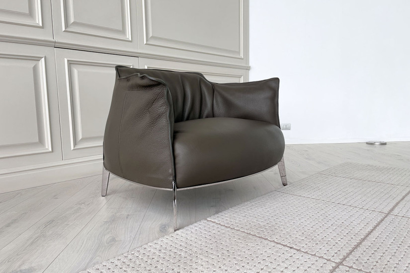 Archibald Gran Comfort Brown Armchair (Expo Offer)  - 2