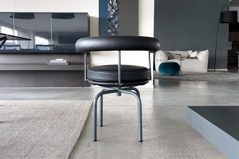 Chaise LC7 en cuir anthracite (Offre Expo) - 4