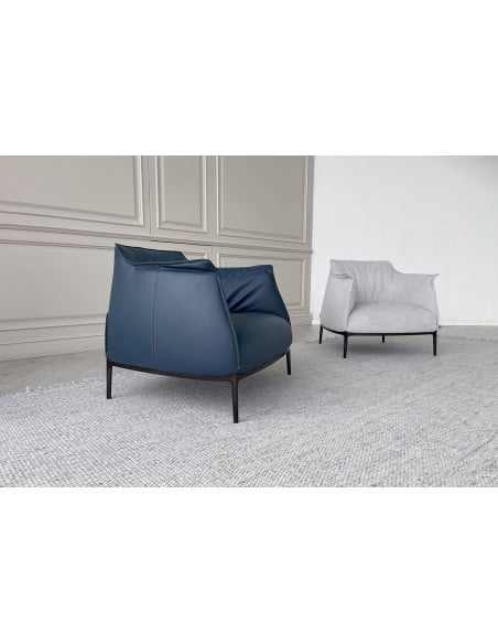 Archibald Large Blue Leather Armchair (Expo Offer) Poltrona Frau - 2