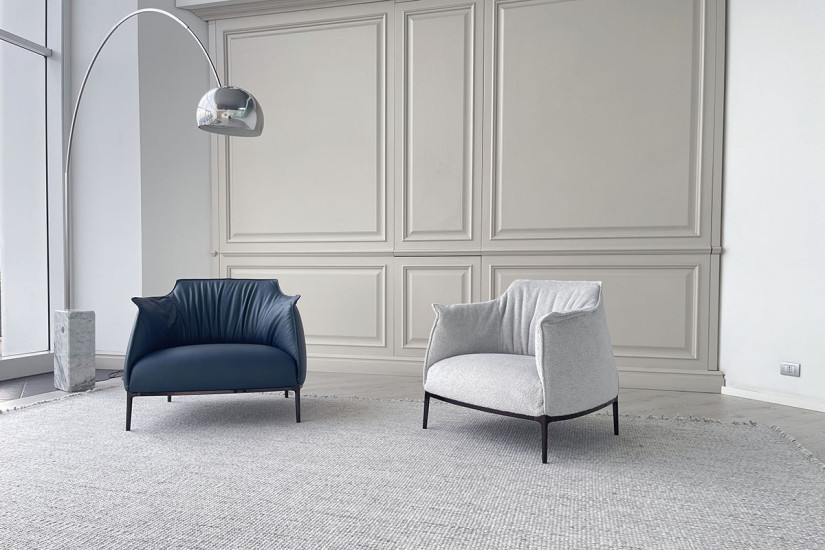Archibald Large Blue Leather Armchair (Expo Offer) Poltrona Frau - 4