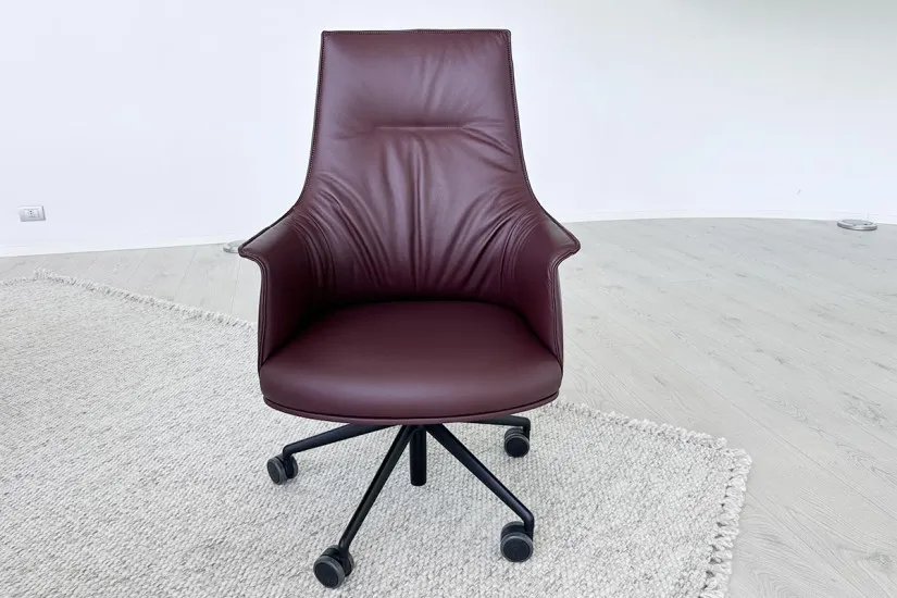 Archibald Task Executive Bordeaux Armchair (Expo Offer) Poltrona Frau - 1