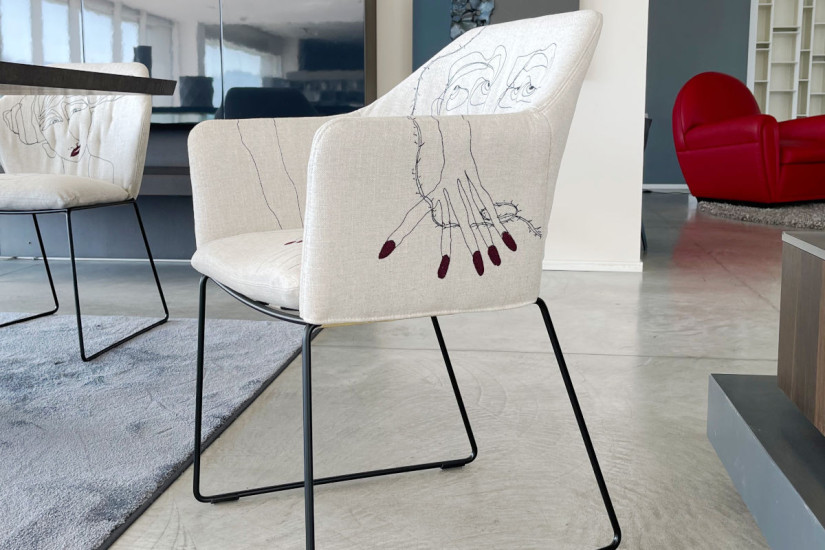 Chaise New York par Marras avec accoudoirs (Offre Expo) Saba