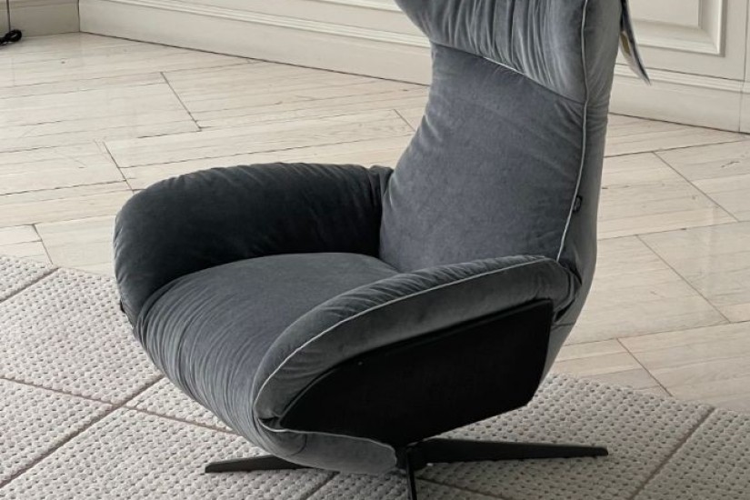 Ilia Armchair (Expo Offer)