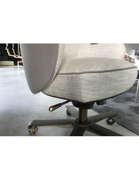 Genius Executive Armchair (Expo Offer)