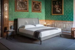 Suzie Wong Bed 2