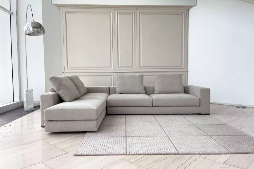 Ananta Class Sofa (Expo Offer)