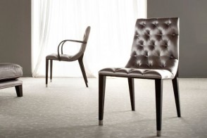 Chaise Club
