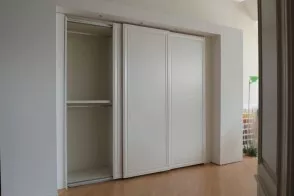Armoire trois portes avec cadre (Offre Expo) 2