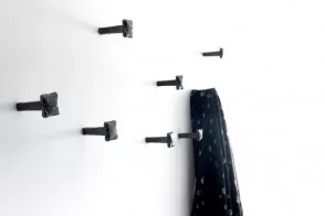 Chiodo Schiaccia Chiodo Hanger 2