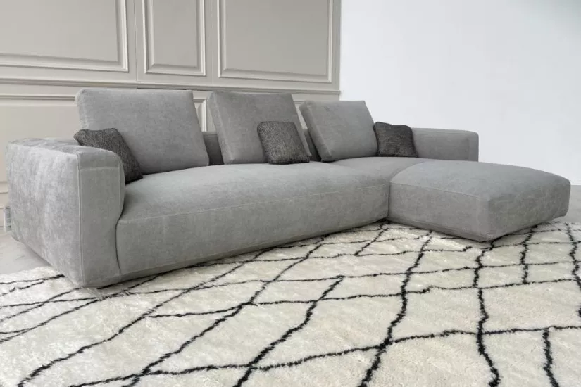 Pianoalto Sofa (Expo Offer)