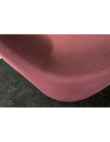 Grande Papilio Armchair in purple (Expo Offer)
