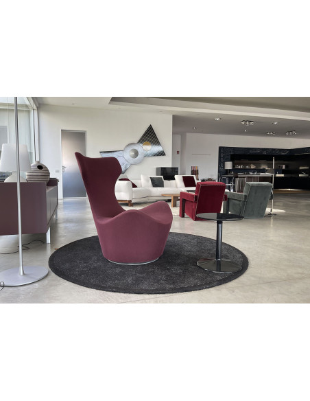 Grande Papilio Armchair in purple (Expo Offer)