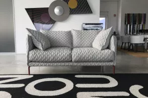 Divano 2 posti Gentry in tessuto grigio brillante (Offerta Expo) - Moroso 2