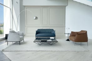 Archibald Sofa in powder blue leather (Expo Offer) Poltrona Frau - 8 2