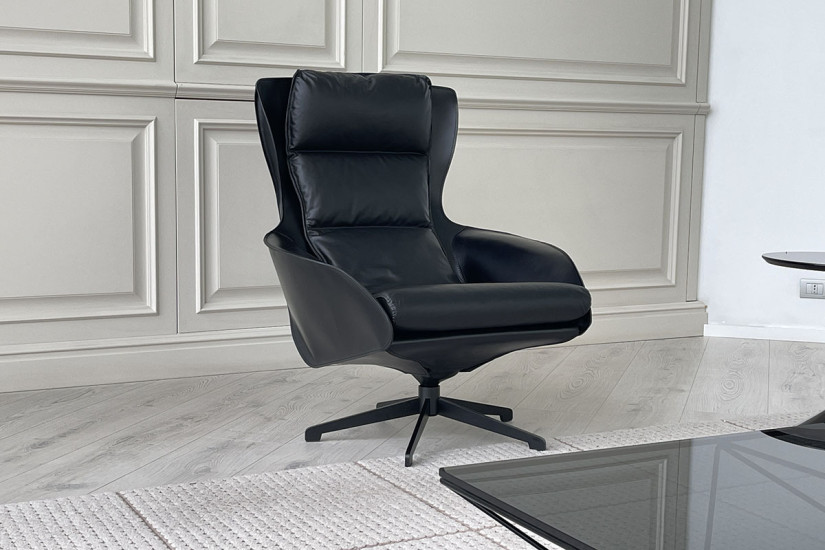 Cab Lounge Black Leather Armchair  (Expo Offer) Cassina - 2