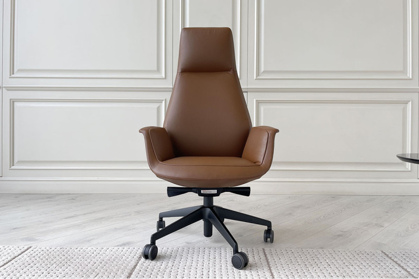 Downtown Cognac Leather Armchair (Expo Offer) Poltrona Frau - 1