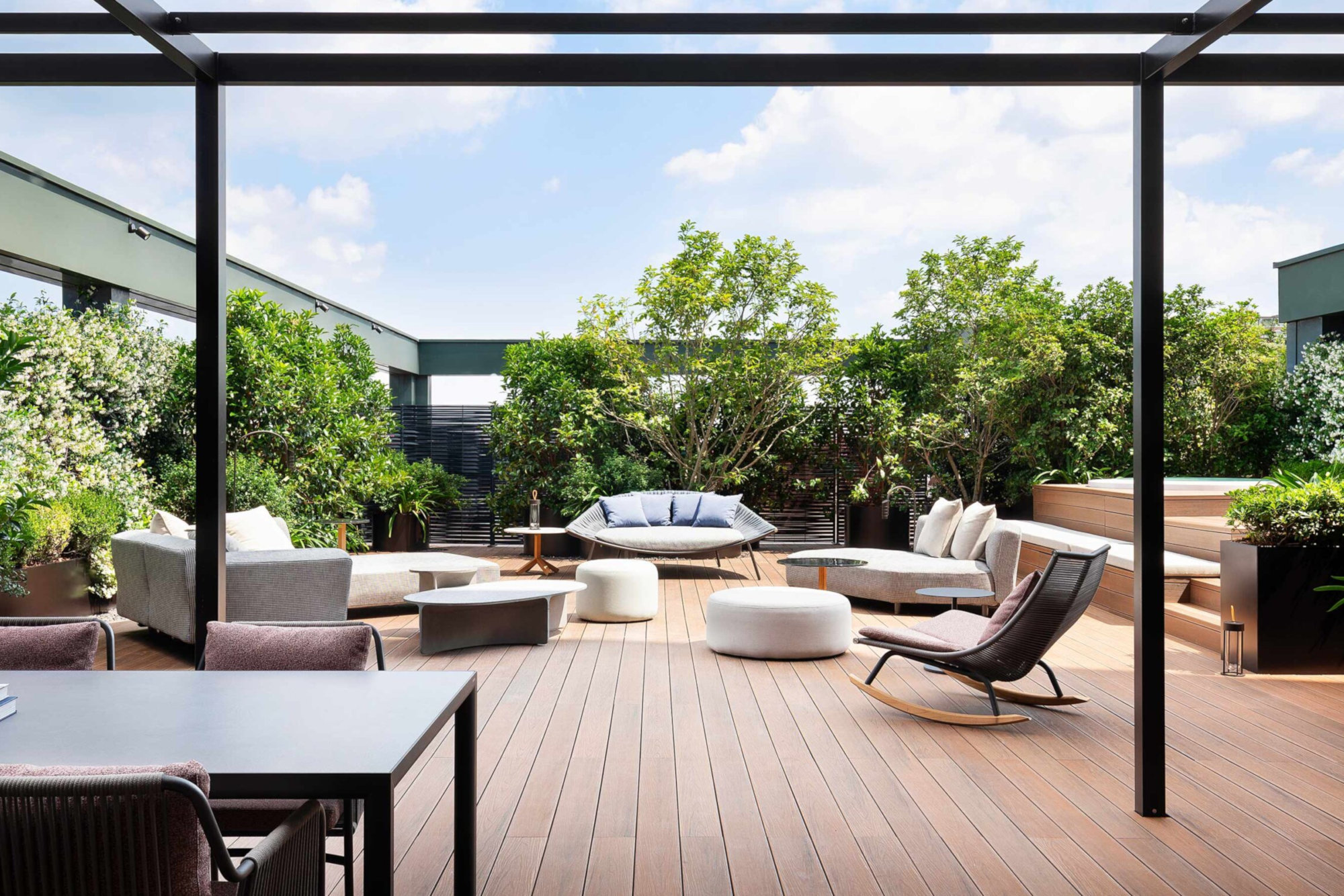 Arena Outdoor Daybed by Roda